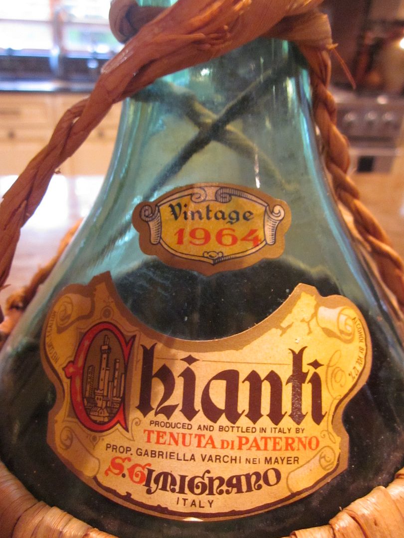 1964 ITALIAN CHIANTI STRAW COVERED WINE BOTTLE BLUE! 1 GALLON WICKER